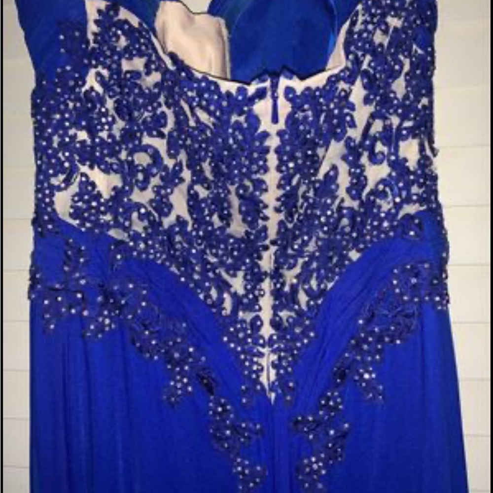 Size 4 Escape prom dress